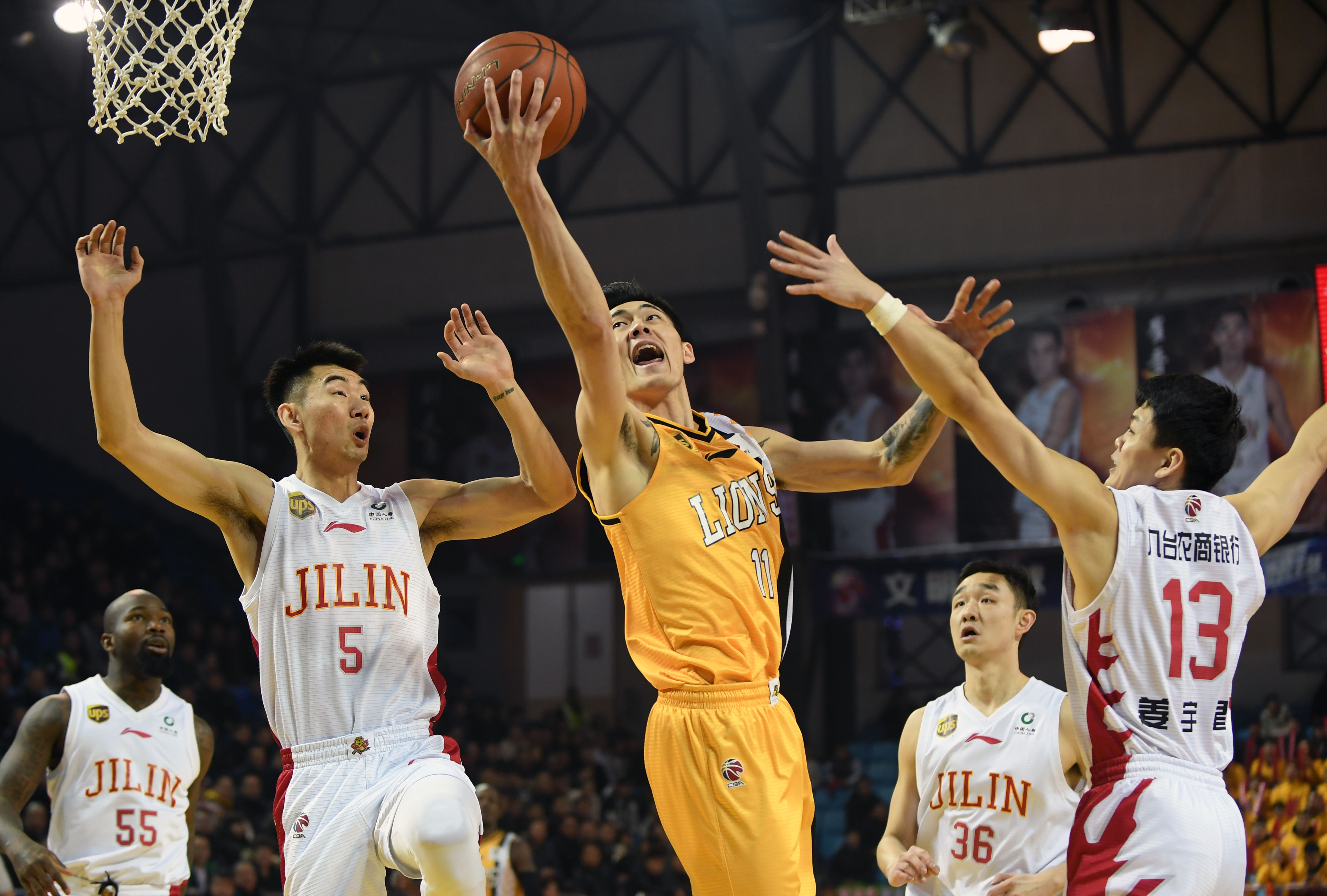 在比赛中仍 在比赛中仍